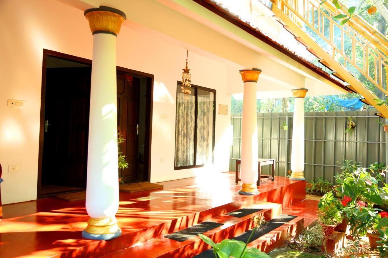Marari John'S Beach Apartment Mararikulam Bagian luar foto
