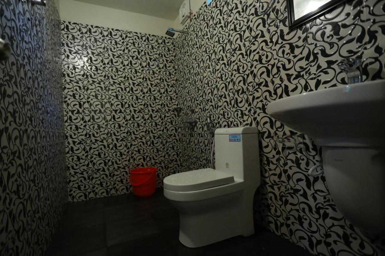 Marari John'S Beach Apartment Mararikulam Bagian luar foto