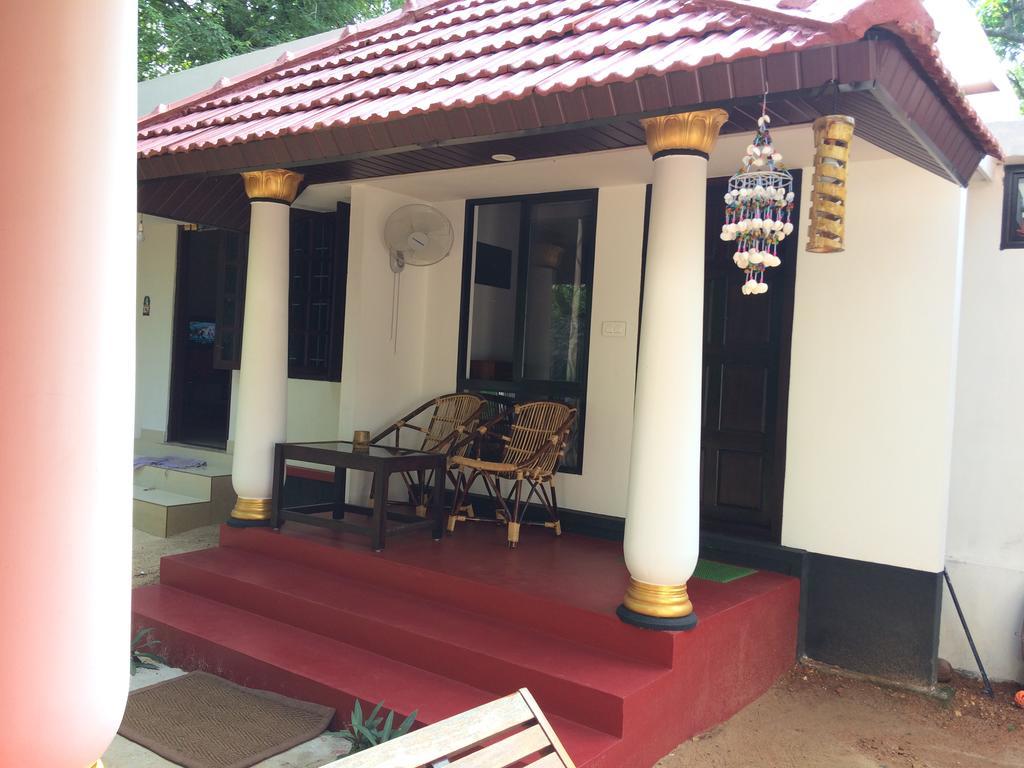 Marari John'S Beach Apartment Mararikulam Bagian luar foto