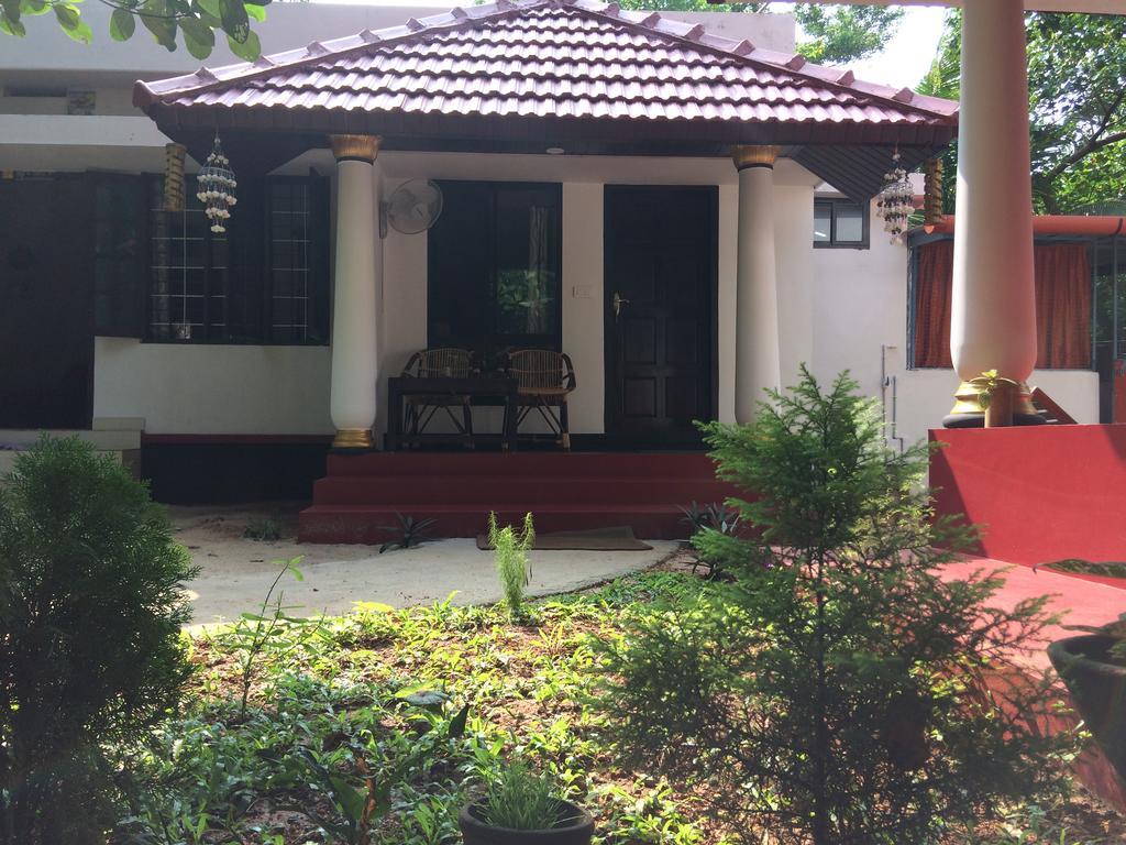 Marari John'S Beach Apartment Mararikulam Bagian luar foto