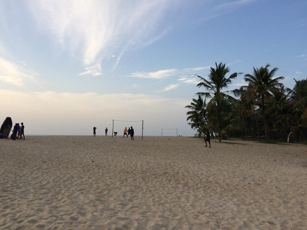 Marari John'S Beach Apartment Mararikulam Bagian luar foto