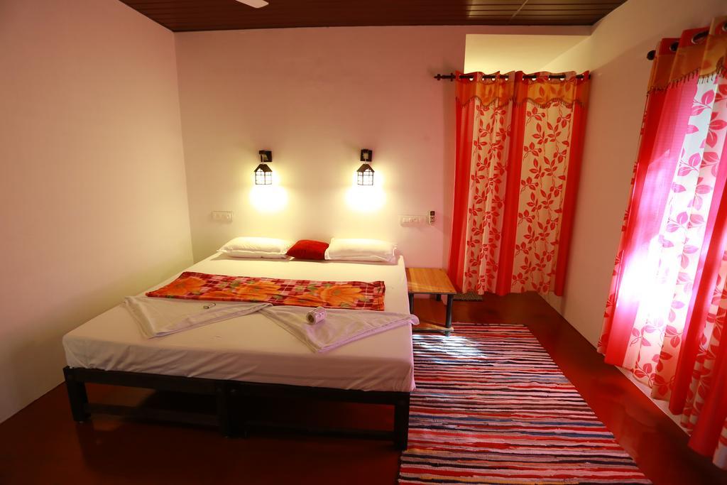 Marari John'S Beach Apartment Mararikulam Bagian luar foto