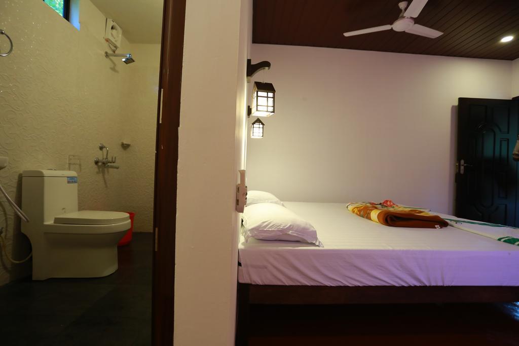 Marari John'S Beach Apartment Mararikulam Bagian luar foto