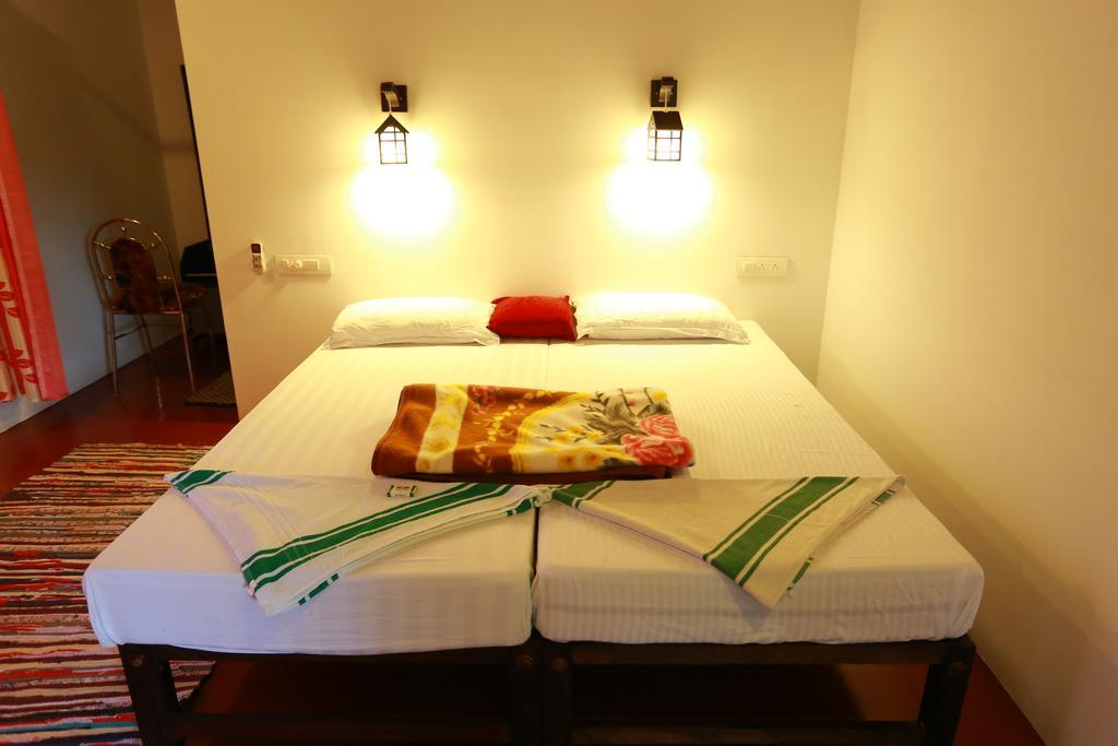 Marari John'S Beach Apartment Mararikulam Bagian luar foto