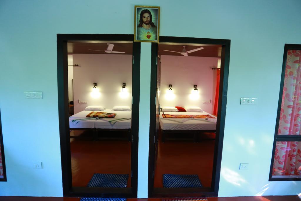 Marari John'S Beach Apartment Mararikulam Bagian luar foto