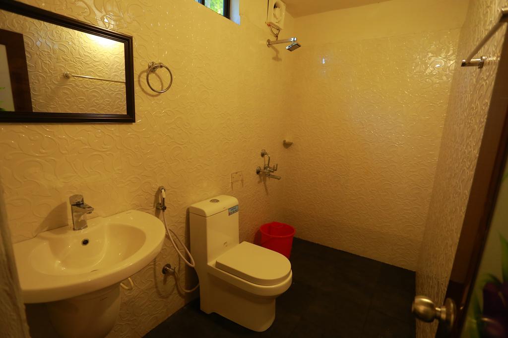 Marari John'S Beach Apartment Mararikulam Bagian luar foto